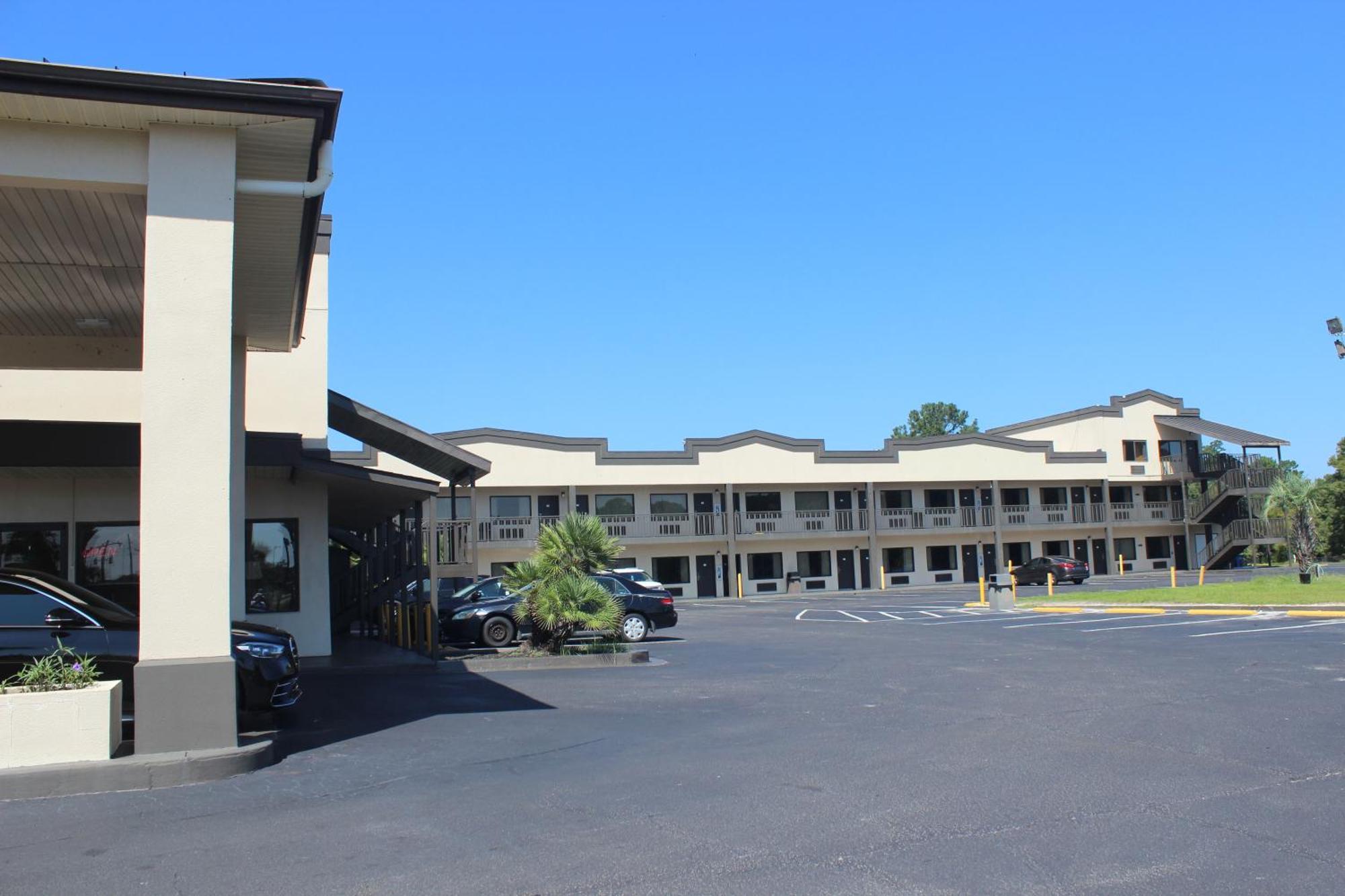 Riverfront Inn Conway Exterior photo